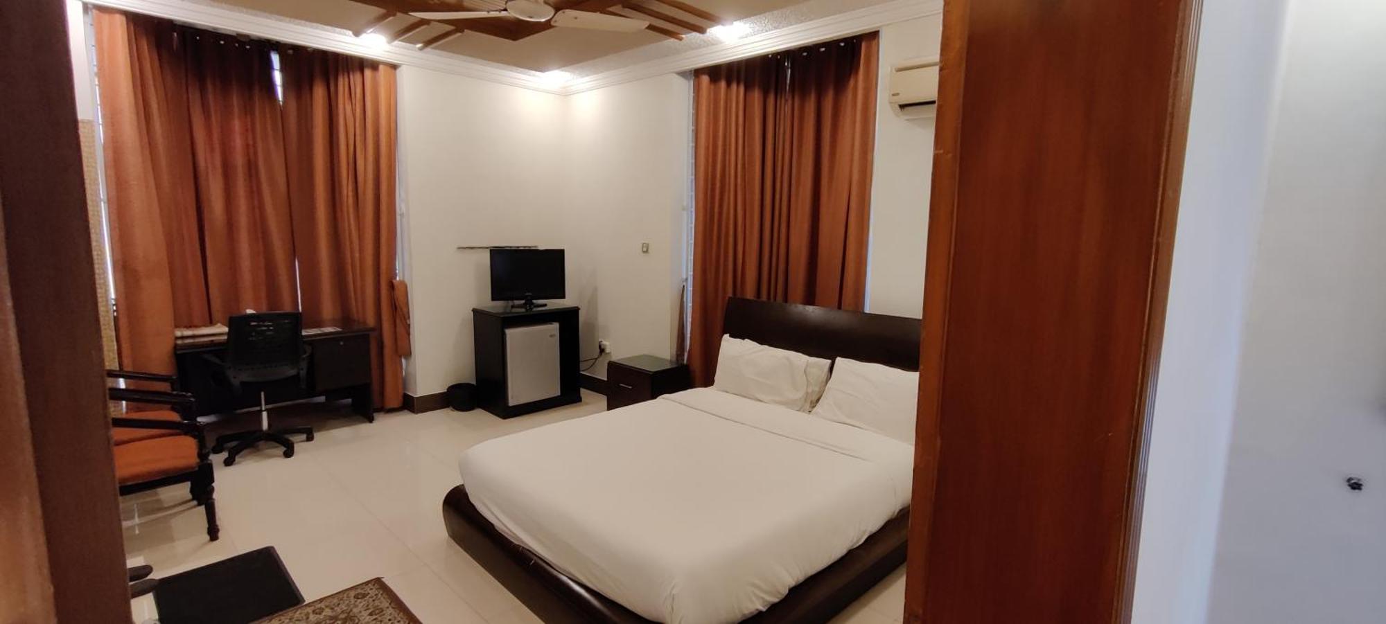 Hotel Capri Executive Islamabad Zewnętrze zdjęcie