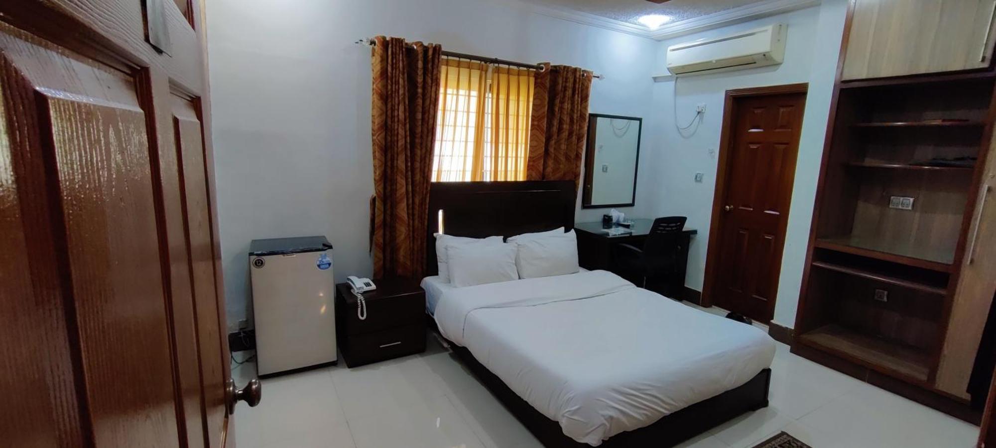 Hotel Capri Executive Islamabad Zewnętrze zdjęcie
