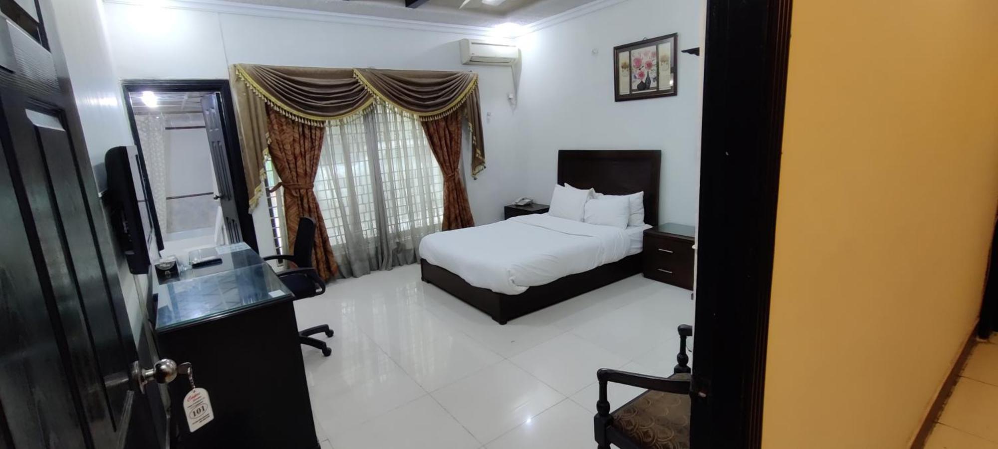 Hotel Capri Executive Islamabad Zewnętrze zdjęcie