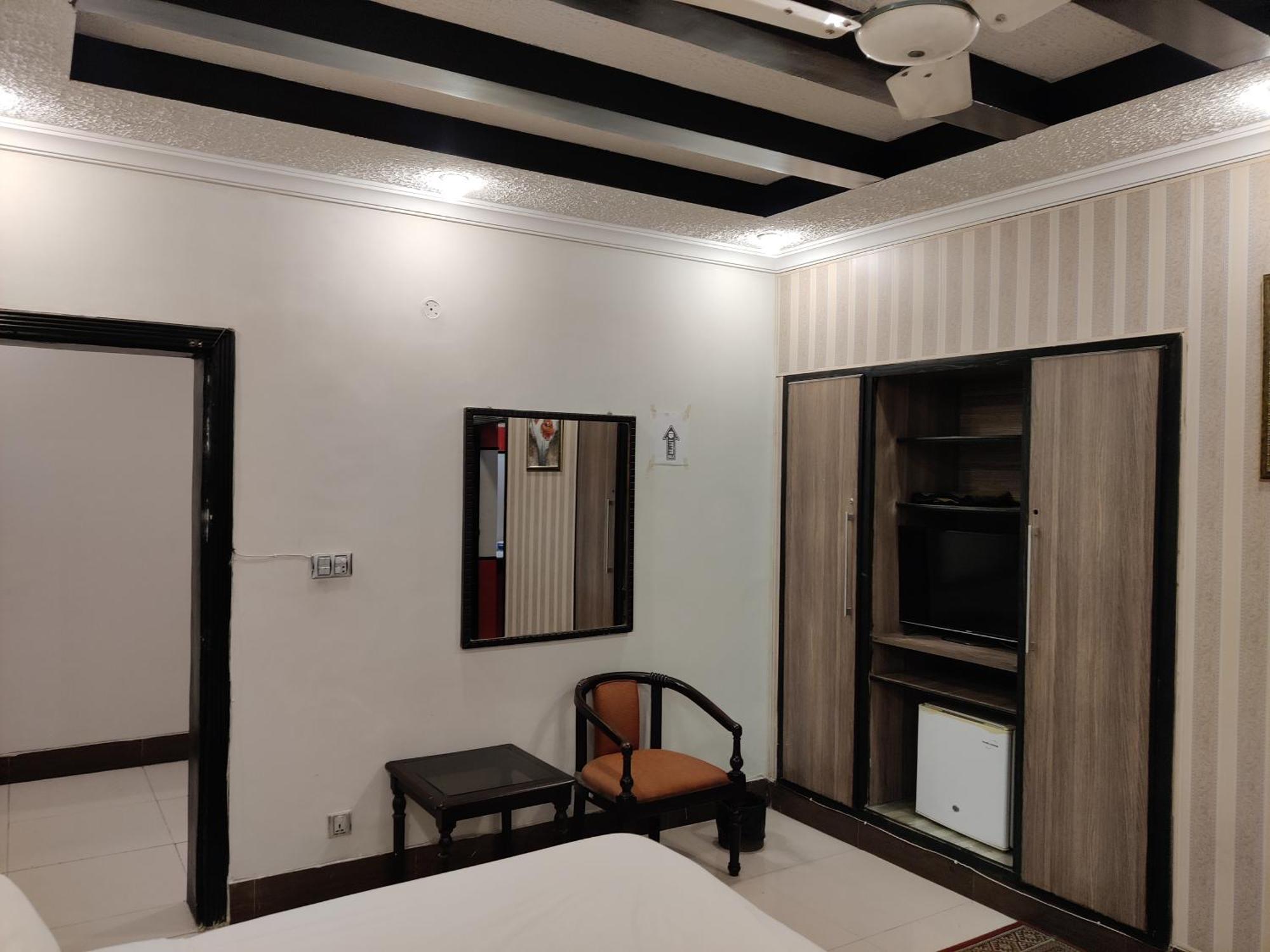Hotel Capri Executive Islamabad Zewnętrze zdjęcie